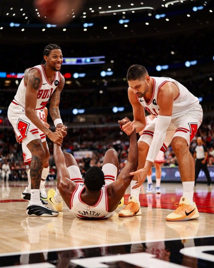 包含芝加哥公牛迎全明星赛关键赛;清晨造点机会;目标明确;赛程密集仍需轮换的词条 包含芝加哥公牛迎全明星赛关键赛;清晨造点机会;目标明确;赛程密集仍需轮换的词条