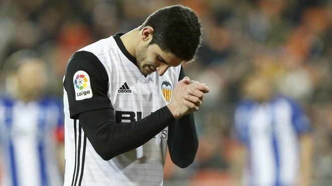  国王杯倒计时，瓦伦西亚转会期更衣室发声，细节引发关注，气氛紧张，细节决定成败