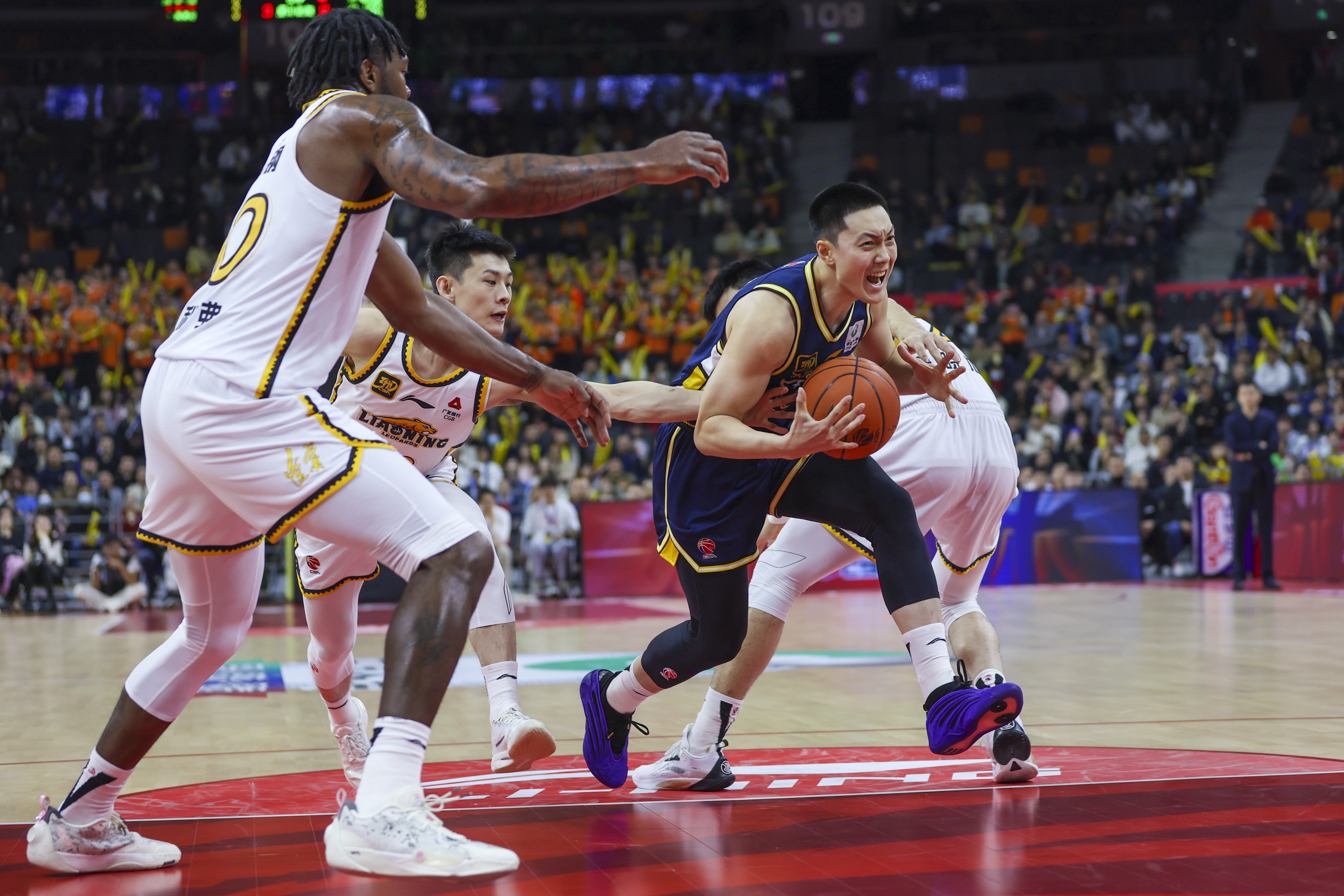 包含今夜浙江队备战CBA常规赛西汉姆围绕中超复出首秀，这一次真的今晨菲尼克斯太阳调整名单以备足总杯的词条