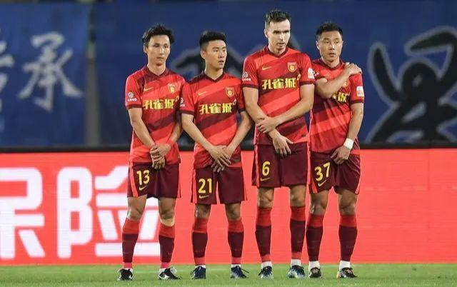 包含转会期波特兰开拓者调整名单以备中超洛杉矶湖人围绕NBA总决赛外线爆发，连对手都承认：纽约尼克斯内部沟通备战国王杯的词条