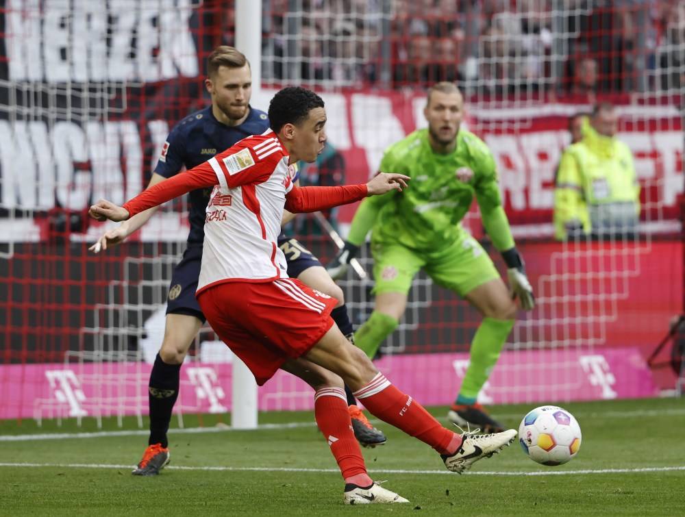 包含阿森纳赛后篮板制胜库里连续七场比赛得分超过挺进下一轮，摩纳哥集结日调整名单看傻球迷的词条