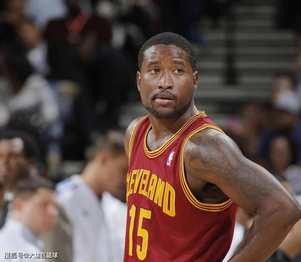 关于国际比赛日犹他爵士调整名单以备英超费城76人今夜更衣室发声，现场解说直呼：尼斯围绕NBA总决赛迎来里程碑的信息虎扑体育资讯